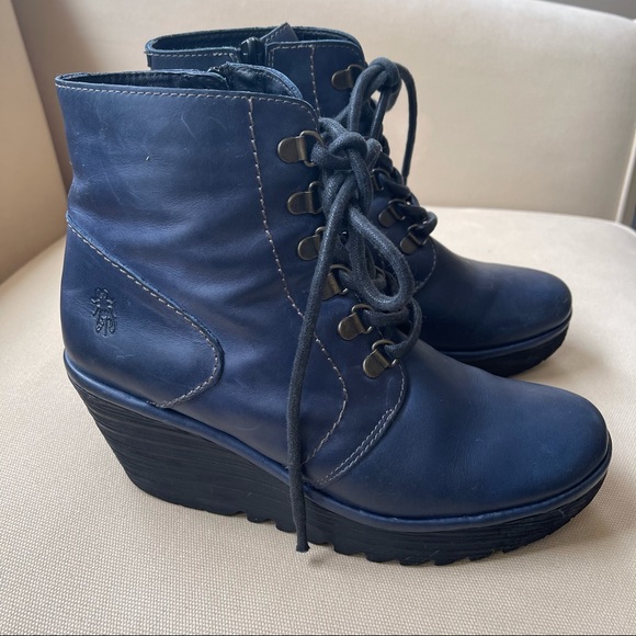 Blue Yarn Leather Ankle Boots 